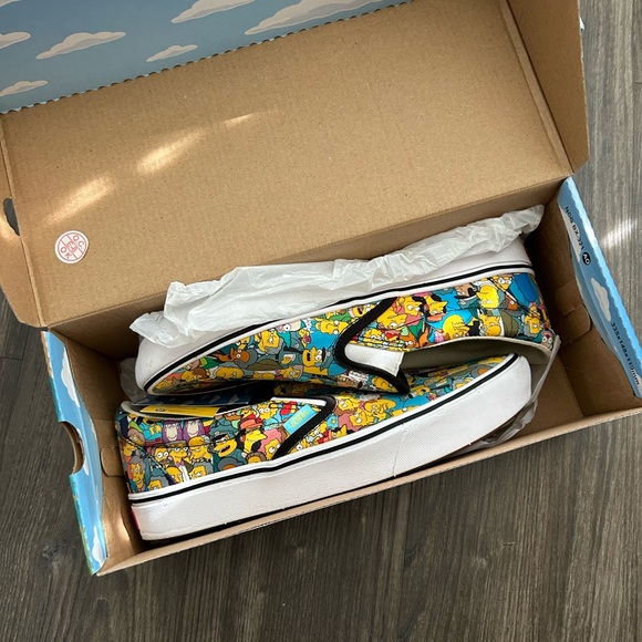 Vans x Simpsons “Springfield” comfycush Slip Ons - Picture 3 of 4